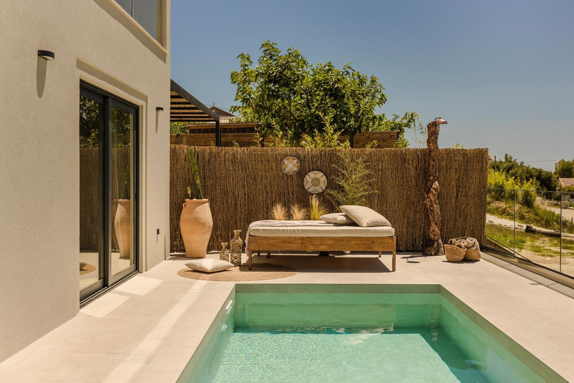 Hilaritas Luxury Suites Sea View, Private Pool & Jacuzzi Paradise Ratzaklíon المظهر الخارجي الصورة
