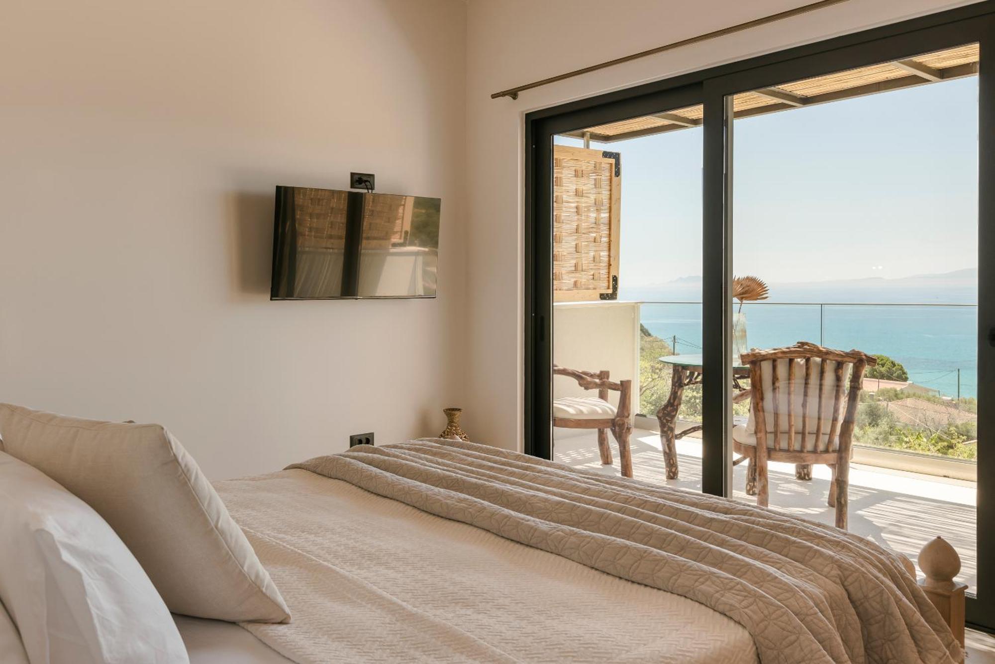 Hilaritas Luxury Suites Sea View, Private Pool & Jacuzzi Paradise Ratzaklíon المظهر الخارجي الصورة