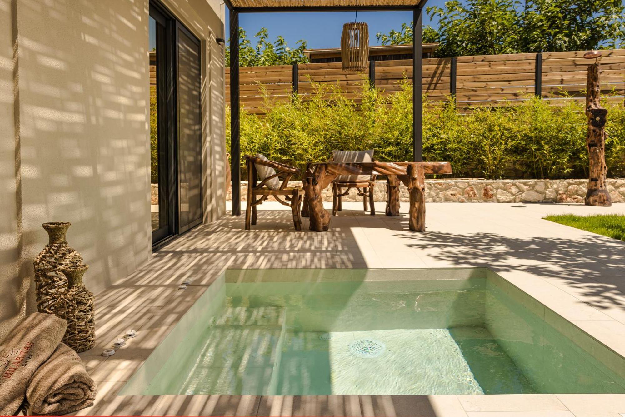 Hilaritas Luxury Suites Sea View, Private Pool & Jacuzzi Paradise Ratzaklíon المظهر الخارجي الصورة
